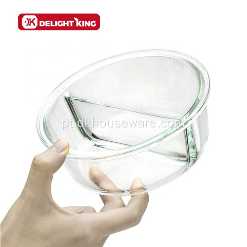 Forno Use recipientes de vidro para alimentos com 2 compartimentos